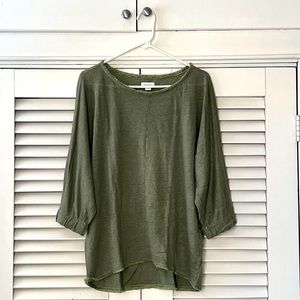 Sundance sweater with 3/4 length sleeves in sage with slight fringe. XSMALL
